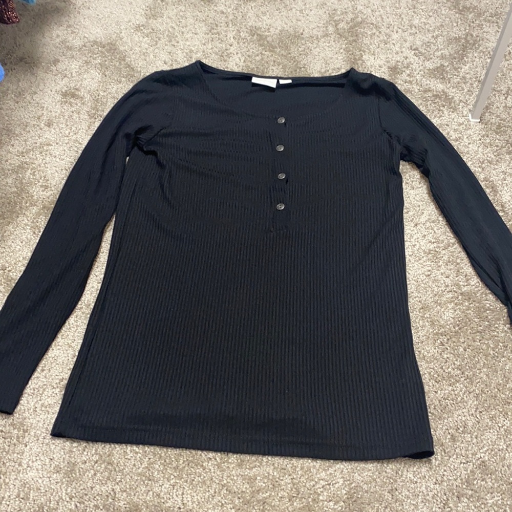 Long sleeve black maternity shirt